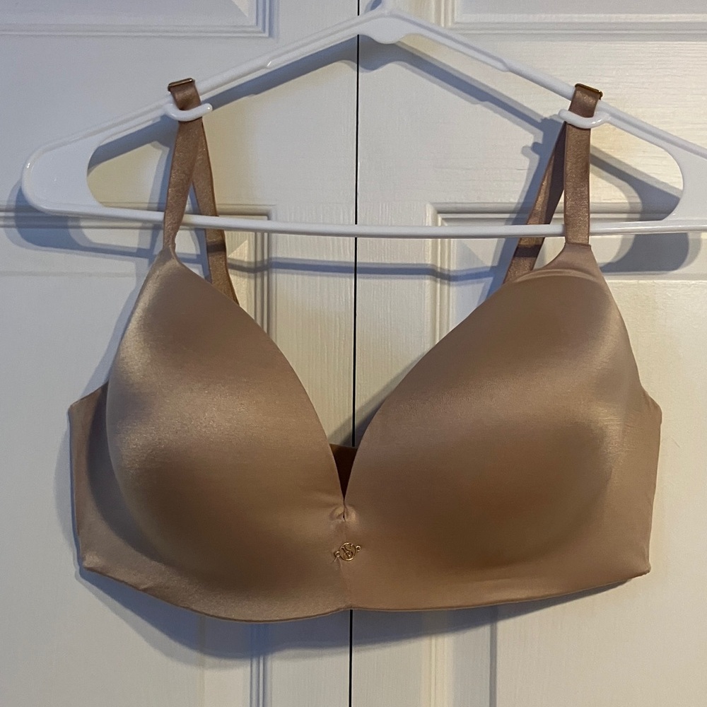 Victoria's Secret So Obsessed Smooth Wireless Push-Up Bra